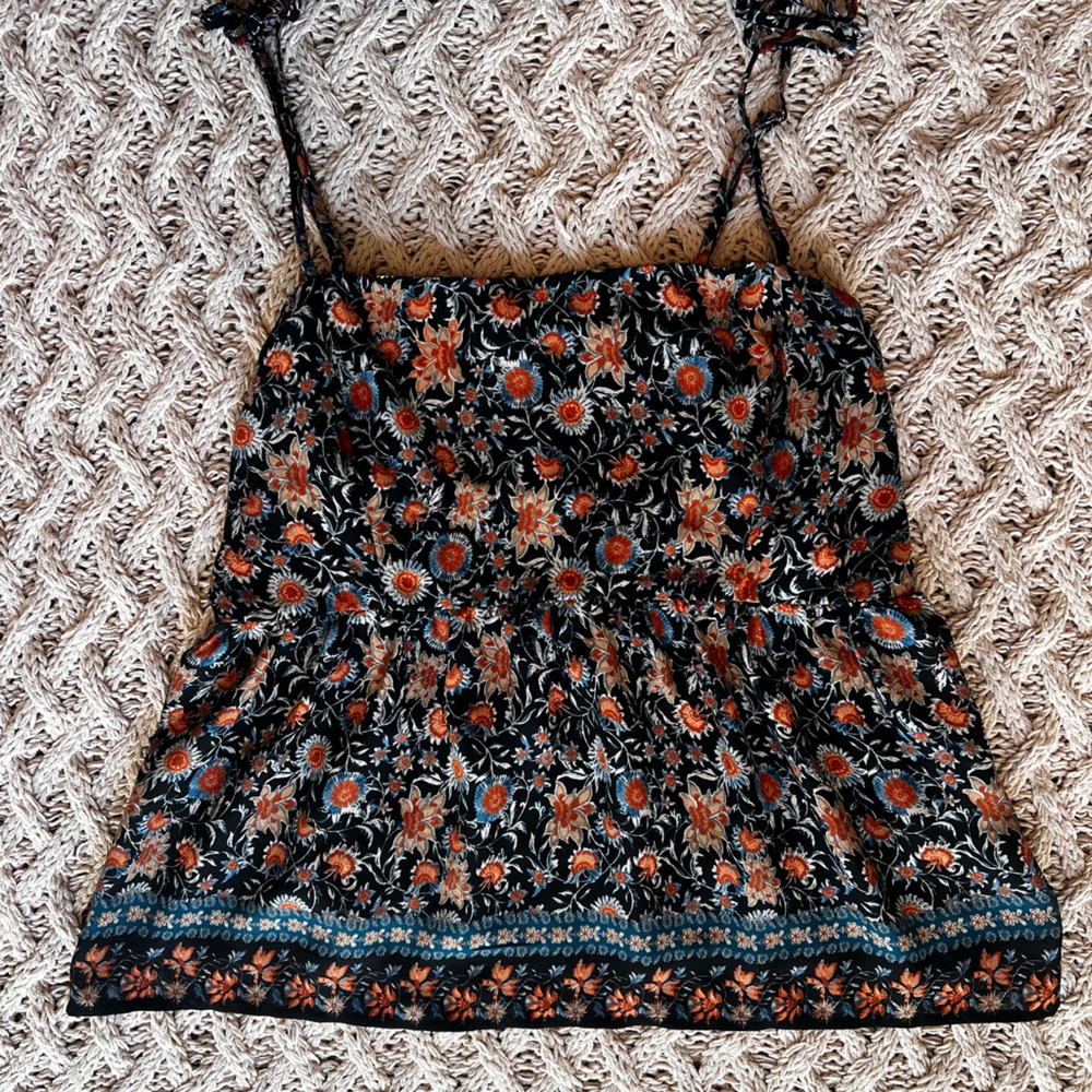 Nine Britton floral tie top